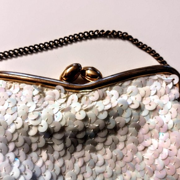 Vintage Women's White Iridescent Sequin Evening Bag/Clutch ~ Gold Tone ~ GVC - Picture 3 of 9